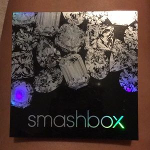 Smashbox on the rocks